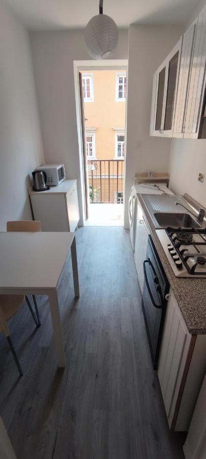 Slataper 22 - Sunny, Central And Confortable Trieste Bagian luar foto