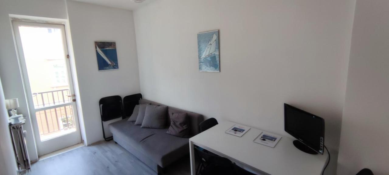 Slataper 22 - Sunny, Central And Confortable Trieste Bagian luar foto